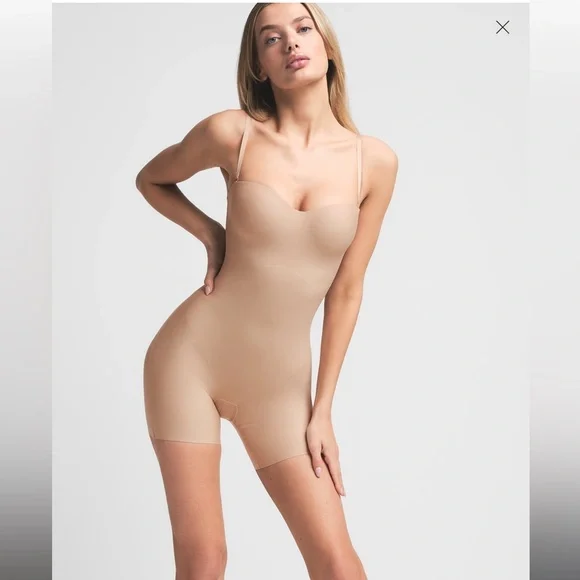 NWT SKIMS SHAPE WEAR |  SKIMS BODY ZONED UNDERWIRE MID THIGH BODYSUIT - Picture 2 of 8